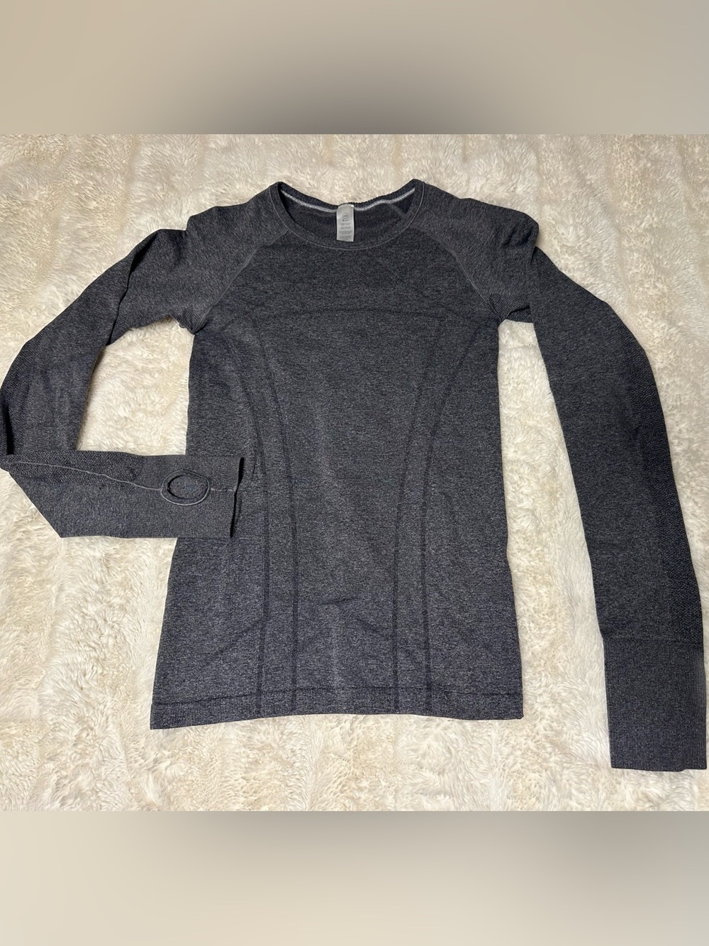 Women's Long-Sleeve Performance Tee - Dark Gray